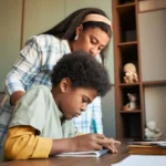 7 errores de los padres al apoyar la escritura en niños (y cómo evitarlos)